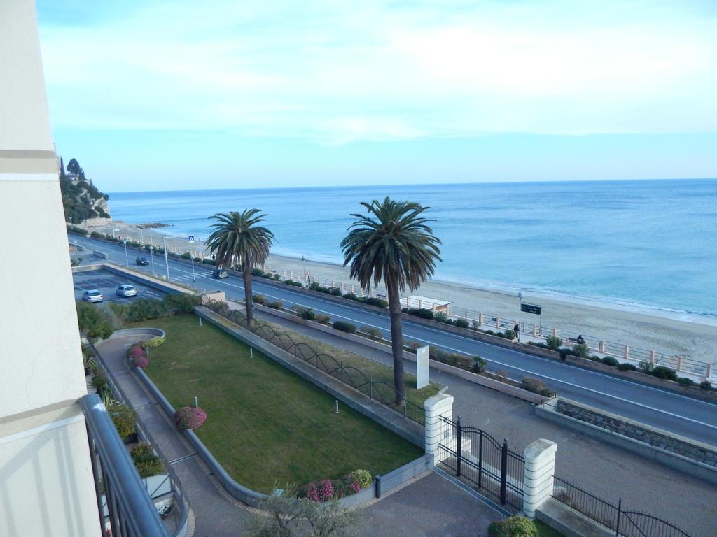 Residence La Perla Finale Ligure Buitenkant foto