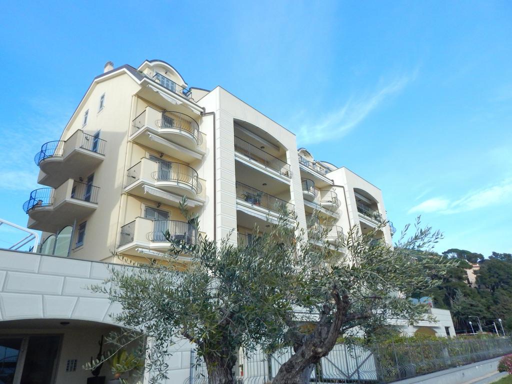 Residence La Perla Finale Ligure Buitenkant foto
